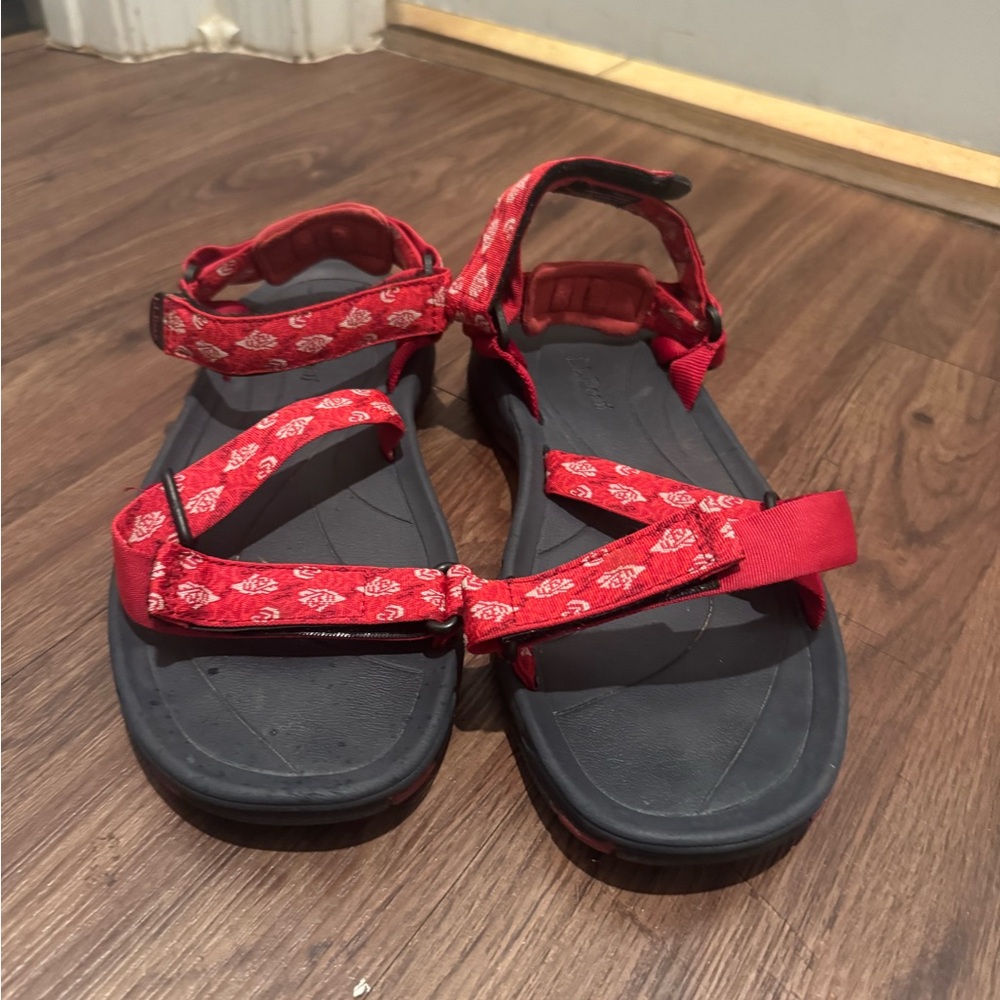 L.L. Bean Red and Black Women's Sandals Size 9.5